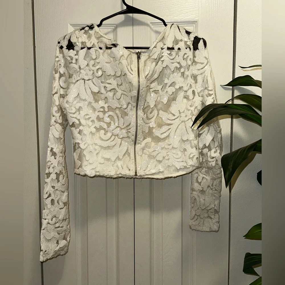 Naked Wardrobe White Lace Crop Blouse lace sequined crop top - Picture 4 of 4